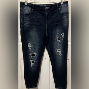 Maurice's Women's Size XL Skinny Jeans with some destruction